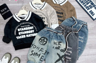 [🆕🇻🇳] Thời trang cao cấp size Đại cho bé 🧑‍🧒❤️️👶⭐️  Choáy honk ba mẹ ơi giá chỉ hơn #100k/1 sét gồm quần jean cao cấp + áo
– Size : 8-28kg
– Thiết kế quần jean dài , dáng baggy  kèm áo đẹp như hình
Nhận hà , shares-0✔️ , likes-4❤️️ , date-2024-11-07 01:58:22🇻🇳🇻🇳🇻🇳📰🆕