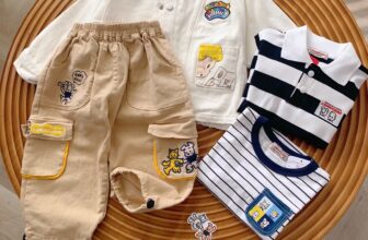 [🆕🇻🇳] Bob Kids -Clother for chilren 🧑‍🧒❤️️👶⭐️  Set 4 món #Donnie siêu xinh lên dáng năng động mà đẹp lắm luôn đây ạ  Chất vải ko quá dày mùa nào cũng mặc đc được ạ.
– Các mom inbox em tư vấn size cho  , shares-0✔️ , likes-2❤️️ , date-2024-11-04 18:34:55🇻🇳🇻🇳🇻🇳📰🆕