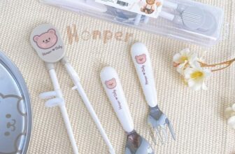 [🆕🇻🇳] Babyhouse Thanh Hóa – Thế giới mẹ và bé 🧑‍🧒❤️️👶⭐️ Set Đũa Gấu kèm thìa dĩa Honper siêu đáng yêu
Chất liệu nhựa PP , đầu thìa dĩa inox 316 nhẵn mịn, bo tròn góc cạnh an toàn cho bé, lại kèm hộp đựng cứng  , shares-0✔️ , likes-2❤️️ , date-2024-11-05 21:48:58🇻🇳🇻🇳🇻🇳📰🆕