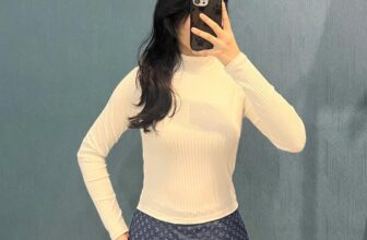 [🆕🇻🇳] ViS Store 👕 Top1Fashion 👗  M4NG0 HIGH NECK T-SHIRT
Giá: 120k
Áo thun tay dài form tôn dáng thanh nhã. Chất thun len dày dặn, mịn đẹp.Mã: B059
Màu: XÁM – ĐEN – TRẮNGSize S: dưới 5 , shares-2✔️ , likes-129❤️️ , date-2024-11-07 19:23:04🇻🇳🇻🇳🇻🇳📰🆕