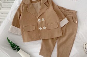 [???]  Thời trang trẻ em SamBon Kids  ?‍?❤️️?⭐️ Vest 235k mùa lạnh bé mặc ok la lắm ạ
Size 10-18kg
, shares-0✔️ , likes-1❤️️ , date-2024-11-10 02:22:51????????