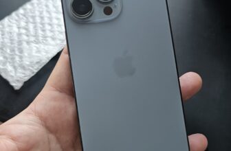 [🆕🇻🇳] Điện thoại xách tay Hàn quốc Công Dung ♥️️ Top1Shop 🛍️  13pro/256 xanh phẩy nhẹ xíu viền. Máy zin ,pin ngon, màn 120hz mượt mà. Bản quốc tế chạy 2 sim full. Giá siêu rẻ chỉ 11.99tr pk sạc,cáp 20w, dán,ốp. Bảo hà , shares-0✔️ , likes-4❤️️ , date-2024-11-08 17:15:15🇻🇳🇻🇳🇻🇳📰🆕