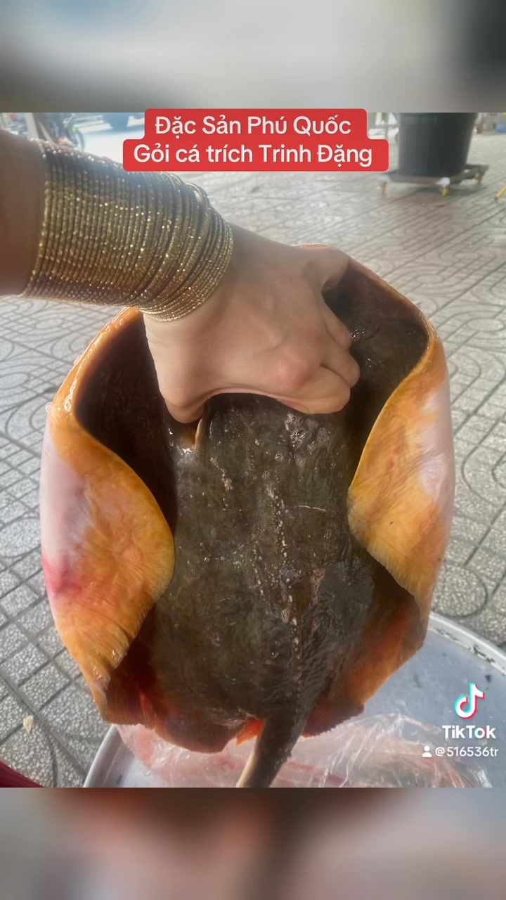 [🆕🇻🇳] Gỏi Cá Trích Trinh Đặng _ Đặc Sản Phú Quốc 🍔 Top1Food  🍜 Video liên quan
, shares-0✔️ , likes-3❤️️ , date-2024-11-18 18:51:08🇻🇳🇻🇳🇻🇳📰🆕
