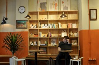 [☕️🇻🇳] Blackbird Coffee 🥤 Top1Coffee ☕️ Nếu bạn đã từng đến cả 3 cơ sở của Blackbird, thật không khó để nhận ra một trong những điểm đặc trưng tại cơ sở 11A Đặng Dung c , shares-1✔️ , likes-25❤️️ , date-2024-11-18 17:22:41🇻🇳🇻🇳🇻🇳📰🆕