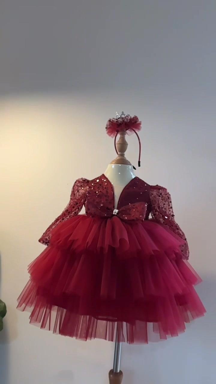 [🆕🇻🇳]  Váy công chúa Mẹ Bống – Váy công chúa thiết kế cho bé🧑‍🧒❤️️👶⭐️ #váycôngchúathiếtkế #váydạhội #váydựtiệc #váyphùdâu #váybiểudiễn #váysơsinh #babydress   #dodong #taydai #tet #noel
 , shares-0✔️ , likes-3❤️️ , date-2024-11-18 04:38:51🇻🇳🇻🇳🇻🇳📰🆕