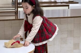 [🆕🇻🇳]  Homey baby – Đồ xinh cho bé yêu 🧑‍🧒❤️️👶⭐️ #H367271 – giá #345k
NOZZI cover thật sự chưa bao giờ làm các mẹ thất vọng
Set áo babydoll + quần nơ mở đầu mùa Noel năm nay quá xuất sắc
2 màu Đỏ/Caro
B , shares-0✔️ , likes-1❤️️ , date-2024-11-21 01:22:22🇻🇳🇻🇳🇻🇳📰🆕