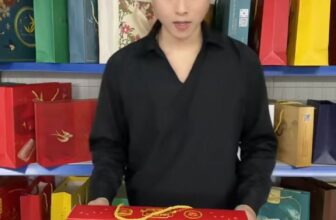 [🆕🇻🇳] In Túi Giấy, Túi Nilon, Tem nhãn Nhanh -giá rẻ  🎨 Top1Designs ✨  In ấn và thiết kế mẫu hộp quà đựng hũ yến chưng cao cấp.Ưu điểm:
– Mẫu hộp kích thước lớn để phù hợp làm quà biếu tặng.
– Đựng được 10, 8, 6 hũ để dễ bá , shares-0✔️ , likes-1❤️️ , date-2024-11-21 17:52:56🇻🇳🇻🇳🇻🇳📰🆕