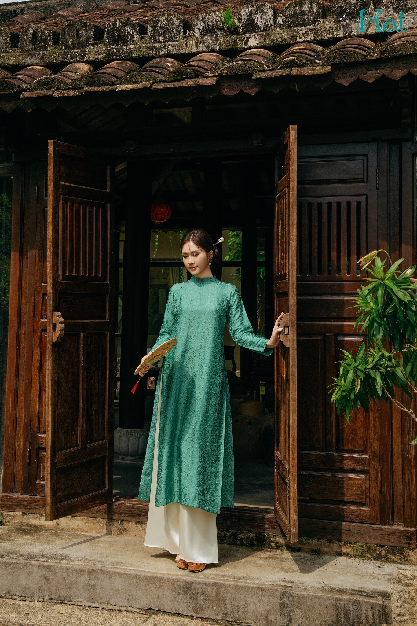 [🆕🇻🇳] The Kat House  – Cửa hàng quần áo nữ 👕 Top1Fashion 👗  Áo dài Mộc Miên mang đến một câu chuyện về vẻ đẹp mộc mạc, nhẹ nhàng nhưng sâu sắc. Cùng màu xanh lá mát lành như một bức tranh của sự thanh bình và kiêu h , shares-1✔️ , likes-2❤️️ , date-2024-12-22 02:47:22🇻🇳🇻🇳🇻🇳📰🆕
