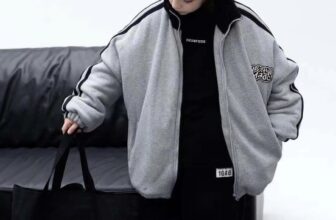 [🆕🇻🇳]  Star Kids Thời trang cao cấp dành cho trẻ em 🧑‍🧒❤️️👶⭐️  U mê không lối thoát
Chỉ chờ 1 cơn gió lạnh về là có áo đẹp bao ấm để các bé diện
Chất liệu : Nỉ bên trong trần bông
Size : 27kg – 65kg ( 120-170)
, shares-0✔️ , likes-17❤️️ , date-2024-11-24 20:08:08🇻🇳🇻🇳🇻🇳📰🆕