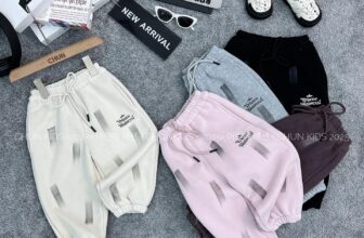 [🆕🇻🇳]  CHUNKids.vn – (Chun Kids )-Cửa hàng quần áo sơ sinh & trẻ em 🧑‍🧒❤️️👶⭐️ Lạnh tầm này là phải quần lót lông mới đủ ấm rùi ạ
Hàng xịn chất dày đẹp mềm mịn lắm ạ
Đủ size 90->130(11->22kg)Chấm (•) inbox để mẹ Chun tư vấn chi t , shares-0✔️ , likes-3❤️️ , date-2024-12-09 01:36:31🇻🇳🇻🇳🇻🇳📰🆕