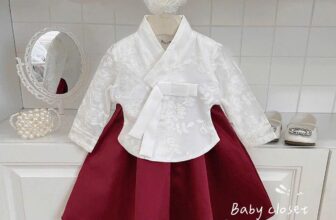 [🆕🇻🇳] Baby Closet luôn muốn được đồng hành cùng các mom chăm sóc, bảo vệ và yêu thương các con 🧑‍🧒❤️️👶⭐️ 𝐇𝐨̂𝐦 𝐧𝐚𝐲 𝐧𝐚̆́𝐧𝐠 đ𝐞̣𝐩 𝐝𝐢̣𝐮 𝐝𝐚̀𝐧𝐠
𝐂𝐮̃𝐧𝐠 𝐧𝐡𝐮̛ 𝐭𝐢́𝐧𝐡 𝐜𝐚́𝐜𝐡 𝐧𝐡𝐞̣ 𝐧𝐡𝐚̀𝐧𝐠 𝐜𝐮̉𝐚 𝐞𝐦
Chào Xuân nhẹ nhàng với một thiết kế hanbok cực xịn.
Chất liệu tafta siêu mịn  , shares-0✔️ , likes-3❤️️ , date-2024-11-27 23:19:31🇻🇳🇻🇳🇻🇳📰🆕