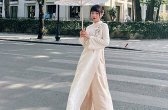 [🆕🇻🇳] Áo Dài Mẹ và Bé Kengin – Áo dài cho mẹ, cho bé, cho cả nhà mình 🧑‍🧒❤️️👶⭐️ | 𝐀́𝐨 𝐝𝐚̀𝐢 𝐓𝐡𝐨̣ 𝐗𝐮̛𝐨̛𝐧𝐠 |Nhẹ bước trên phố xuân, nàng thơ trong tà áo Thọ Xương trắng tinh khôi tựa ánh sáng đầu ngày, dịu dàng mà cuốn hút. Những cành h , shares-4✔️ , likes-37❤️️ , date-2024-11-27 22:50:05🇻🇳🇻🇳🇻🇳📰🆕