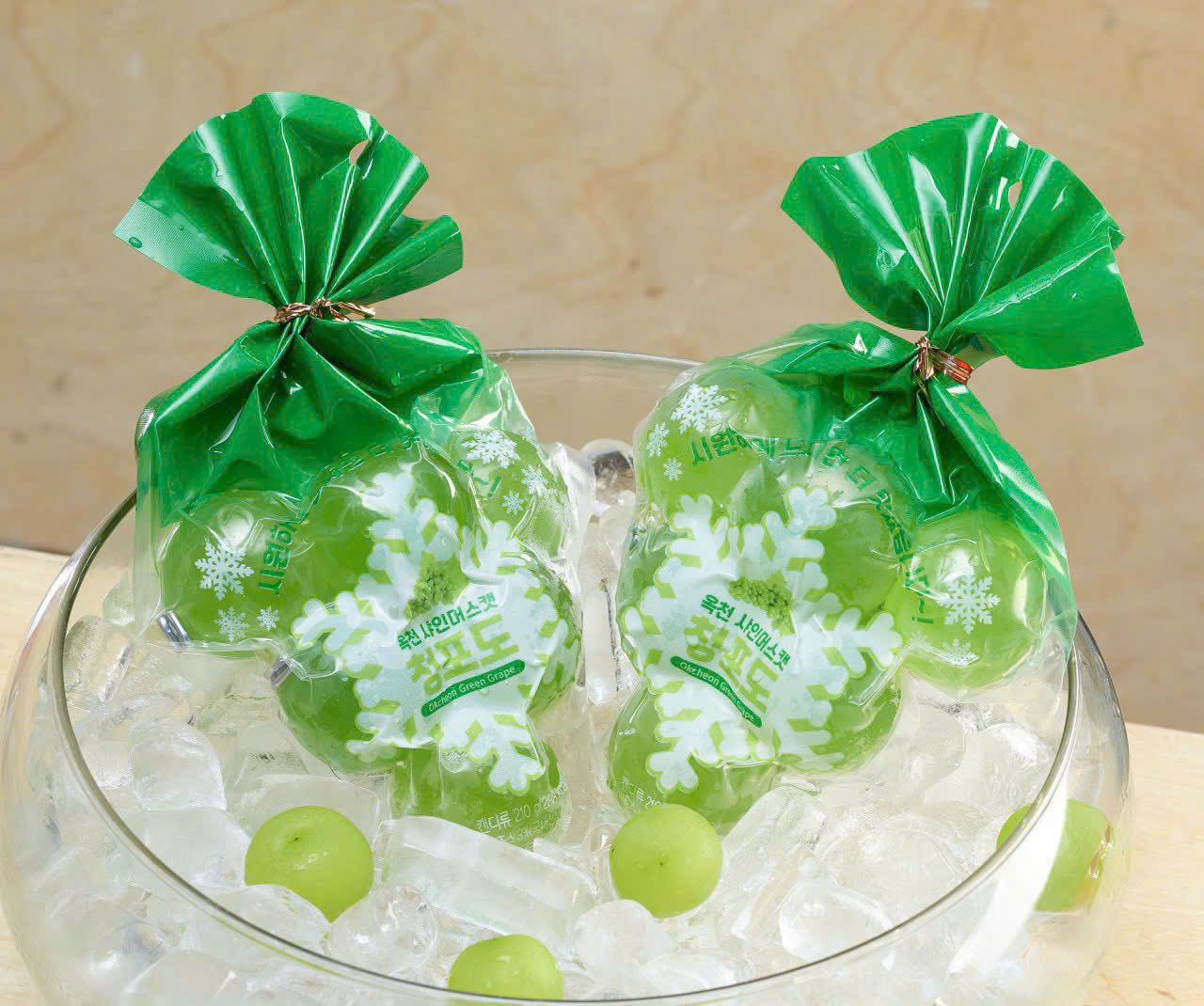 [🆕🇻🇳] Ăn Vặt Ngon Sạch Thuỷ Mộc 🍔 Top1Food  🍜  THẠCH NHO NỔ KYOHO  HÀN QUỐC 
 Giá tốt: #135k/bọc 7 viên 
Shop có 2 màu như hình
Date mới về xa tít: 04.10.2025 
Hình ảnh do shop tự chụp hình thật – hàng , shares-1✔️ , likes-4❤️️ , date-2024-11-29 04:00:16🇻🇳🇻🇳🇻🇳📰🆕