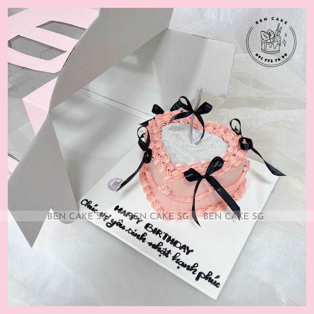 [🆕🇻🇳] Ben Cake SG – Tiệm bánh 🍔 Top1Food  🍜  BLING BLING BÁNH KIM TUYẾN NƠ LẤP LÁNH 

 Hottrend 2in1 có mặt trong 1 chiếc bánh kem xinh iu này thì ai nỡ chối từ ><

Thổi bừng không gian với chiếc bán , shares-2✔️ , likes-1❤️️ , date-2024-11-30 03:52:22🇻🇳🇻🇳🇻🇳📰🆕