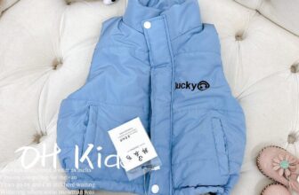 [🆕🇻🇳]  KHO NHÀ RÔ 🧑‍🧒❤️️👶⭐️ Chiếc áo phao gile cho bé
Phao gile siêu nhẹ, trần bông nên trong lót cẩn thận, túi thật 2 bên xịn xò lắm lunSize 1: 9-11kg
Size 2: 11-13kg
Size 3:  , shares-0✔️ , likes-0❤️️ , date-2024-11-29 20:39:09🇻🇳🇻🇳🇻🇳📰🆕