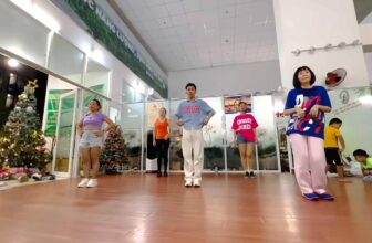 [???] Tố Trinh Yoga & Fitness – Phòng tập yoga – Phòng tập nhảy ? Top1Yoga ??‍♀️ Chị em nhà Tui cũng Ăn Pa Tê Bánh Mì chứ bộ
Cũng chạy theo cho Vui nhà vui cửa hen
#tiktok -Kpop
#Tiktoktren
#zumbahienđại
#Aerobic
#yoga
_____________ , shares-0✔️ , likes-98❤️️ , date-2024-12-01 05:25:46????????