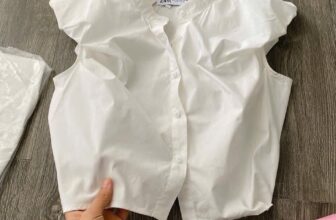 [???] Mizu Shop – Cửa hàng quần áo nữ  ? Top1Fashion ?  Áo xynh xỉu lun rồiiiii các nàng ơiiiiiii

Tết đến nơi rồi mặc kiểu điệu xíu xinh quá nè. 
Áo ZR kiểu mềm đẹp dáng này có duy nhất 1 lô thui đó ạ

Bảng siz , shares-0✔️ , likes-3❤️️ , date-2024-12-01 18:39:55????????