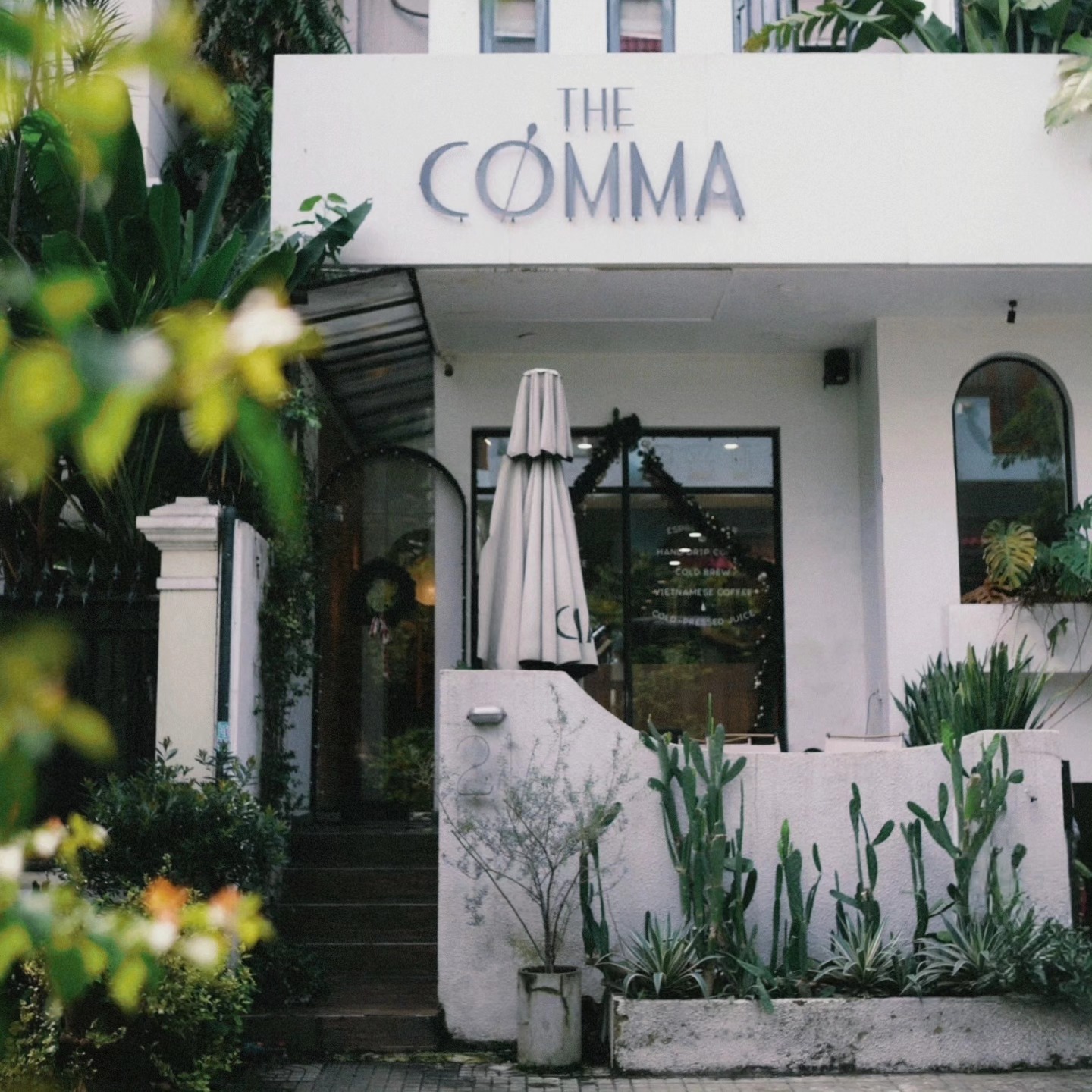 [☕️🇻🇳] The Comma coffee 🥤 Top1Coffee ☕️ Những cơn gió se lạnh đầu tiên đã về,Bạn yêu, bạn có thấy mình vội vã nghĩ suy và lo lắng thật nhiều vào những ngày cuối năm? , shares-0✔️ , likes-11❤️️ , date-2024-11-30 21:27:45🇻🇳🇻🇳🇻🇳📰🆕