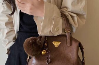 [???] Loan Vo – Chuyên các mặt hàng xuất khẩu quần áo, giày dép, túi xách  ? Top1Fashion ?  CHIO’2ND BAG
Chiếc túi xinh xắn đến từ Chio’2nd.
Form dáng trẻ trung, thiết kế năng động và cực kỳ tiện dụng.
Size: 24 x 20 cm
Giá 320k
, shares-0✔️ , likes-1❤️️ , date-2024-12-03 22:59:24????????