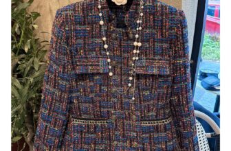 [🆕🇻🇳] Trúc Quỳnh Nguyễn – Hàng thiết kế 👕 Top1Fashion 👗  Tổng hợp các mã áo khoác cho những ngày gió về#newcollection2024
#TrucQuynhNguyen
, shares-0✔️ , likes-6❤️️ , date-2024-12-08 05:18:36🇻🇳🇻🇳🇻🇳📰🆕