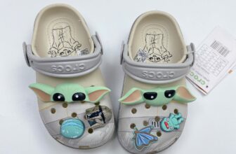 [🆕🇻🇳] À ơi baby – Đồ em bé, Đồ trẻ em 🧑‍🧒❤️️👶⭐️  HÀNG MỚI VỀ
Giày crocs trẻ em , Dép sục crocs CROGU BONE màu be xanh kèm charm 3D
Inbox em tư vấn size ạ
, shares-0✔️ , likes-1❤️️ , date-2024-12-05 16:07:43🇻🇳🇻🇳🇻🇳📰🆕