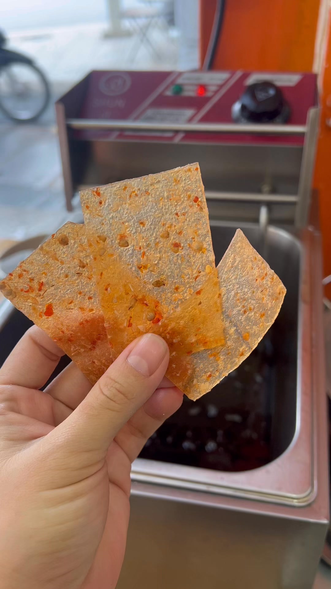 [🆕🇻🇳] Ghiền Bánh Canh – Ẩm thực 🍔 Top1Food  🍜 Bánh phồng tôm siêu tômmmmm 
Xuất sứ : Năm căn , Cà Mau 
Đã có mặt tại Ghiền Bánh Canh thương mời thương mời quý khách ạ !!!
 , shares-0✔️ , likes-1❤️️ , date-2024-12-05 19:00:22🇻🇳🇻🇳🇻🇳📰🆕