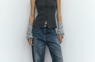 [???] V.I.C – XUẤT KHẨU – Hàng xuất khẩu có sẵn ? Top1Fashion ?  BUTTONED SOFT VEST TOPHot trend thu đông năm nay là các dáng áo gile cài cúc dáng dài, chất liệu len mongtoghi cao cấp, lên form cực đẹp, đơn giản nhưng , shares-0✔️ , likes-44❤️️ , date-2024-12-06 16:30:04????????