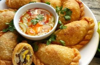 [🆕🇻🇳] Hương Việt – Hương vị Việt Nam 🍔 Top1Food  🍜 [BÁNH GỐI – THỨC QUÀ CHIỀU NGÀY ĐẦU ĐÔNG]Đầu tháng 12, góc quán nhỏ bánh gối trên phố Hà Nội lại tấp nập hơn bao giờ hết. Mùa đông là mùa lý tưởng nhất  , shares-0✔️ , likes-2❤️️ , date-2024-12-06 22:21:18🇻🇳🇻🇳🇻🇳📰🆕
