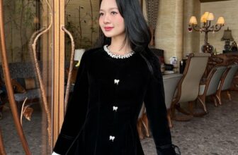 [🆕🇻🇳] Hera Chic – Thời trang nữ thiết kế và may thủ công bằng cả trái tim ♥️ 👕 Top1Fashion 👗  𝐆𝐢𝐚́𝐧𝐠 𝐒𝐢𝐧𝐡 𝐧𝐚̀𝐲, 𝐜𝐨̂ 𝐧𝐚̀𝐧𝐠 𝐇𝐞𝐫𝐚 𝐂𝐡𝐢𝐜 đ𝐚̃ 𝐥𝐮̛̣𝐚 𝐜𝐡𝐨̣𝐧 đ𝐮̛𝐨̛̣𝐜 𝐜𝐡𝐢𝐞̂́𝐜 𝐯𝐚́𝐲 𝐦𝐢̀𝐧𝐡 𝐭𝐡𝐢́𝐜𝐡 𝐧𝐡𝐚̂́𝐭 𝐜𝐡𝐮̛𝐚?Item được coi là Best-Seller của Hera từ những ngày  , shares-0✔️ , likes-3❤️️ , date-2024-12-11 03:36:44🇻🇳🇻🇳🇻🇳📰🆕