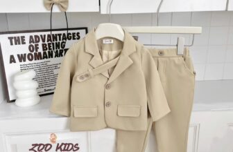 [🆕🇻🇳] ZOO KIDS 🧑‍🧒❤️️👶⭐️ #NEW_ARRIVAL
Outfit set vest phối đai sành điệu diện Tết đón xuân
Chất liệu: text hàn cao cấp mềm mịn co giãn nhẹ thoải mái. Vải chính phẩm không bai xù , shares-0✔️ , likes-2❤️️ , date-2024-12-06 03:43:18🇻🇳🇻🇳🇻🇳📰🆕