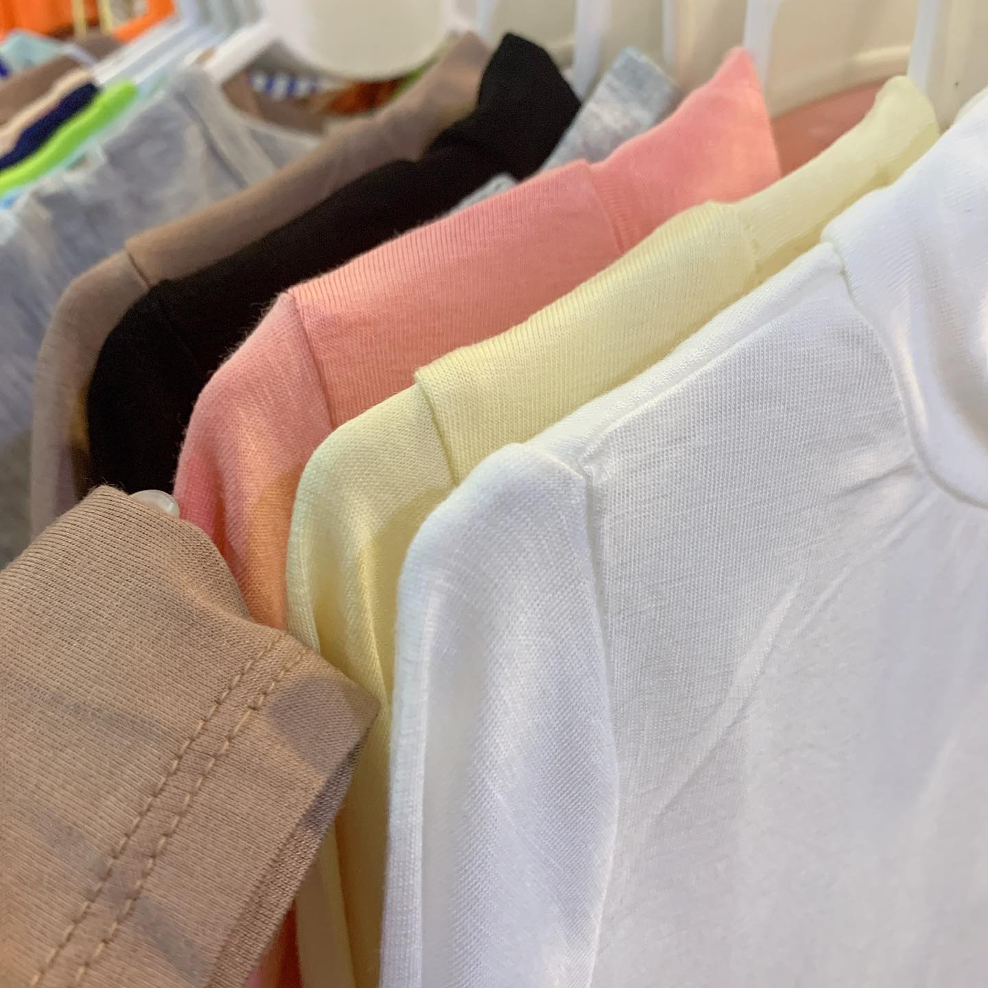 [🆕🇻🇳] Mobi Kid – Chuyên Quần Áo Trẻ Em MinkyMom 🧑‍🧒❤️️👶⭐️ Áo giữ nhiệt dài tay cho bé siêu cưng
ĐƠN #5bộ_5áo bất kì mẫu #freeship ngay
Mềm mỏng mát là tiêu chí hàng thun lạnh nhà em
size 8kg đến dưới 18kg  #50kaa , shares-0✔️ , likes-0❤️️ , date-2024-12-05 06:14:36🇻🇳🇻🇳🇻🇳📰🆕