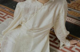 [???] SY STORE – Cửa hàng quần áo ? Top1Fashion ?  “Mảnh mai dáng liễu duyên đằm thắm
Tha thiết hồn xuân nghĩa đậm đà”Quý phái và kiêu kỳ tựa như viên ngọc toả sáng lấp lánh nhưng không hề phô trương. Vẽ  , shares-1✔️ , likes-6❤️️ , date-2024-12-07 17:52:31????????