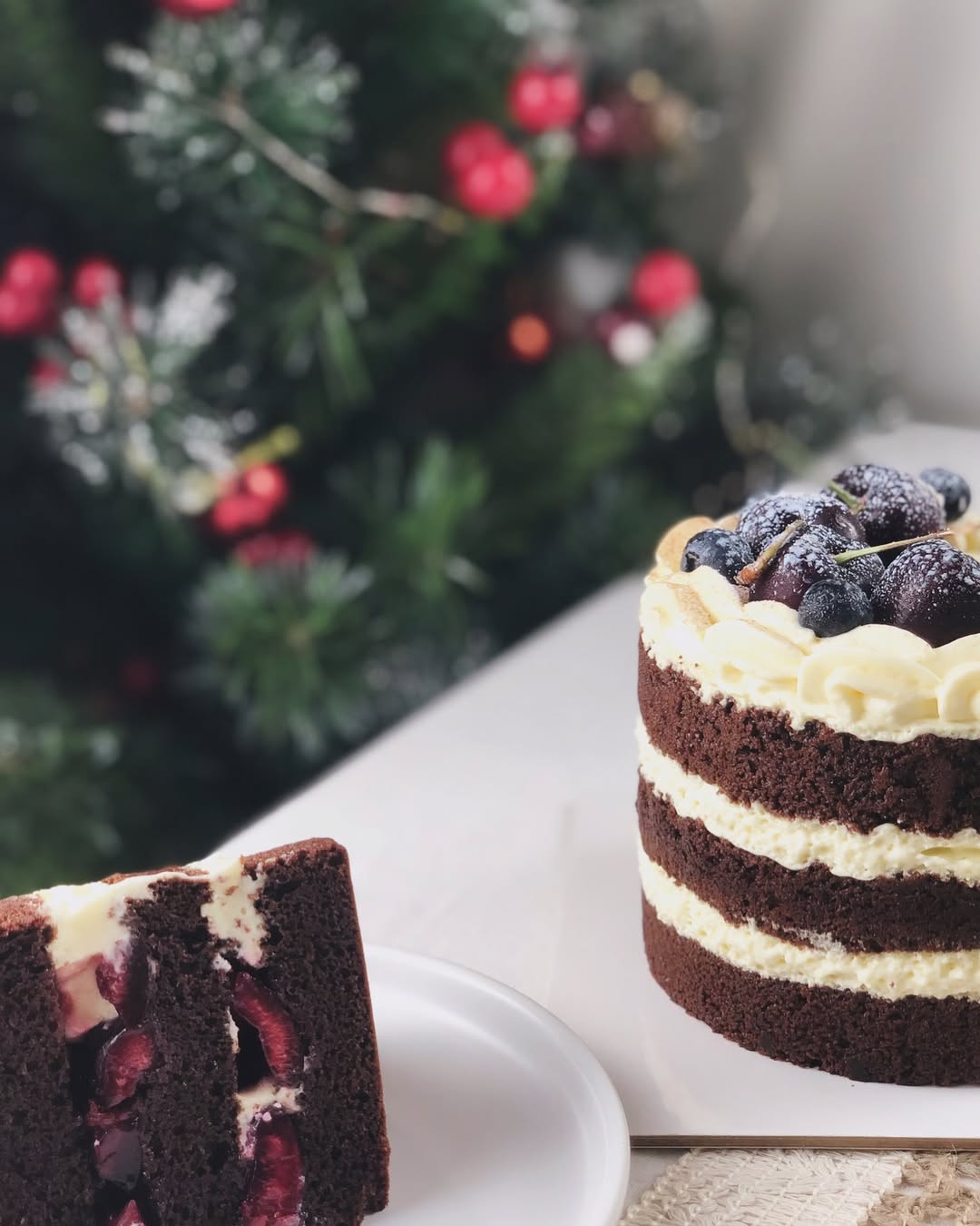 [🆕🇻🇳] The Bumble Cakes – cung cấp các loại bánh kem – bánh ngọt 🍔 Top1Food  🍜 Bật mí nè
———— 
Lấy cảm hứng từ chiếc “bánh rừng đen” với lớp chiffon choco mềm ẩm và nhân bánh cherry tươi với vị chua ngọt dịu nhẹ đặc trưng, tụi mình đã , shares-0✔️ , likes-3❤️️ , date-2024-12-05 18:03:07🇻🇳🇻🇳🇻🇳📰🆕