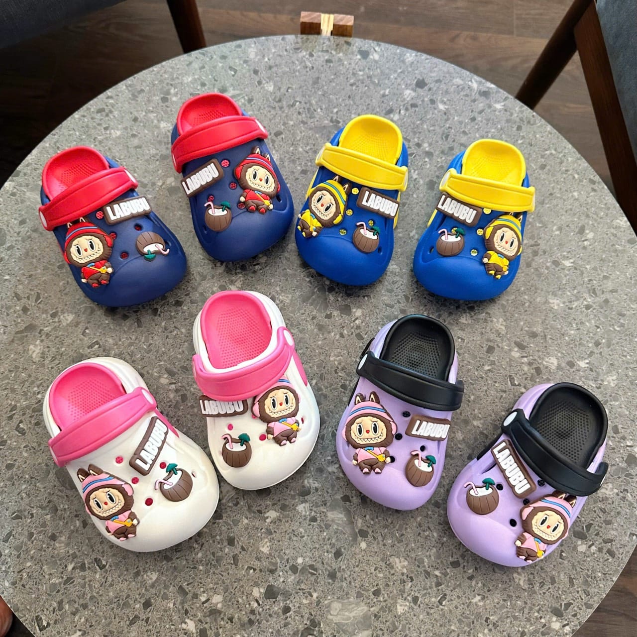 [🆕🇻🇳]  Piza Mama & Kid 🧑‍🧒❤️️👶⭐️  Sục Labubu hot hit cho bé, mang vừa ấm mà lại ko ngấm nước. Siêu xinh ạ
, shares-0✔️ , likes-0❤️️ , date-2024-12-07 20:19:44🇻🇳🇻🇳🇻🇳📰🆕