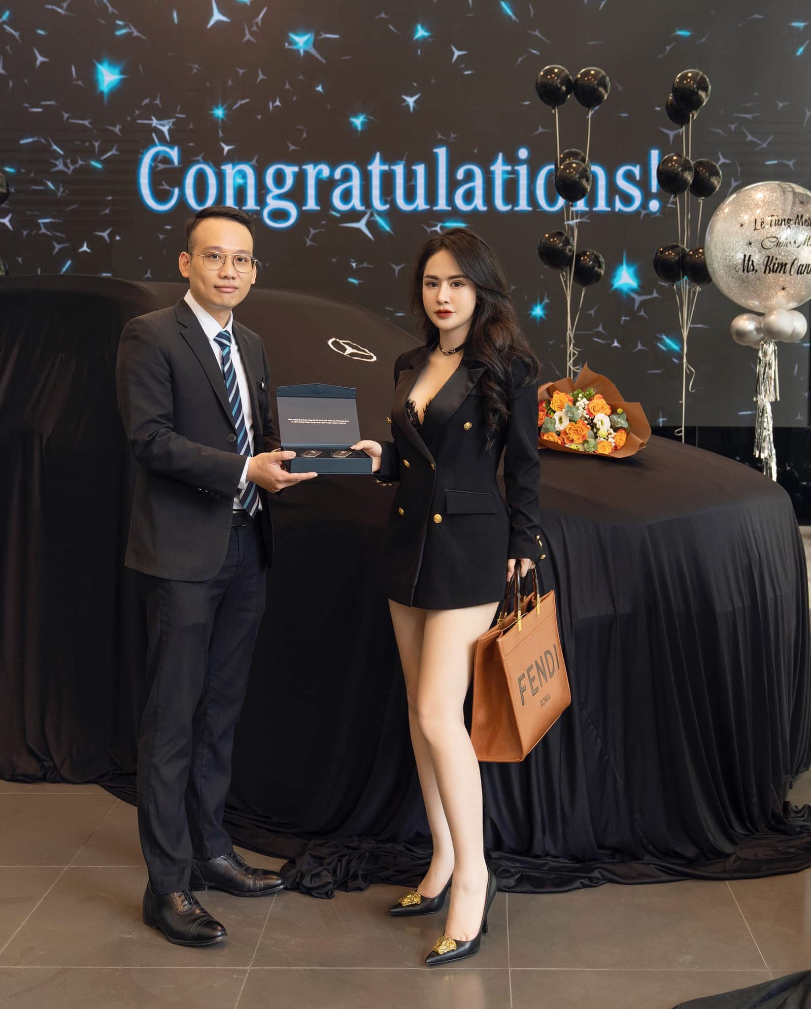 [🆕🇻🇳] Kim Oanh Vũ STORE 👕 Top1Fashion 👗   1 bài đăng mà khách chốt 200 chiếc r  Ves cao cấp về phục vụ chị em nhé
– Chuẩn loại 1 sịn nét căng. Diện tết thì hết ý
Fom lên chuẩn sịn đủ 3 size   S. , shares-0✔️ , likes-76❤️️ , date-2024-12-11 15:46:25🇻🇳🇻🇳🇻🇳📰🆕