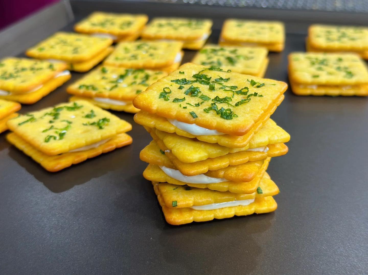 [🆕🇻🇳] Jasmine-tiệm bánh nhỏ xinh chuyên bánh mì, bánh kem Whipping chất lượng cao 🍔 Top1Food  🍜 Cuối tuần Jas lại sà lé vài món bánh ha.
Bm nho dừa 60
Bm cua phô mai 60
Bm việt quất 55
Bm cuộn chà bông 50
Bò thốt nốt 60
Bm sanwich siêu mềm 60
Bánh hàn , shares-0✔️ , likes-0❤️️ , date-2024-12-07 23:47:50🇻🇳🇻🇳🇻🇳📰🆕