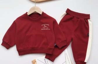 [🆕🇻🇳] 23 March Store- Thời trang trẻ em cao cấp 🧑‍🧒❤️️👶⭐️ Hàng mới về
Bộ đồ nỉ bông đỏ siêu đẹp cho bé hàng Fanjin cao cấp
Chất nỉ lót bông siêu mềm mại,dày dặn  ấm áp nhé ạ. Chất đẹp lắm ạ chưa bh thất vọng vì , shares-0✔️ , likes-2❤️️ , date-2024-12-09 14:59:23🇻🇳🇻🇳🇻🇳📰🆕