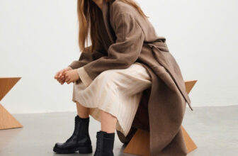 [???] Sai Gon Factory Outlet  ? Top1Fashion ?  Mẫu boots chiến binh đây rồiCosmo là đôi giày bốt Chelsea chunky và là biểu tượng hiện đại của thương hiệu Va.ga.bond. Được chế tác từ da mịn màu đen, g , shares-0✔️ , likes-0❤️️ , date-2024-12-09 15:00:07????????