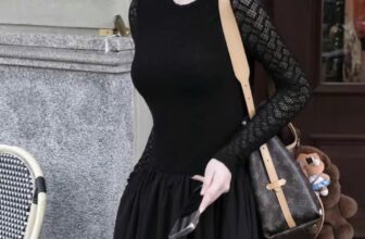 [🆕🇻🇳] Xuất Xịn Zara Mango (Jolie Shop) 👕 Top1Fashion 👗  Đầm tiểu thư siêu sang chảnh ạ,
Đầm ZR phối ren cao cấp, form dáng cực dễ mặc, tôn dáng, che khuyết điểm tốt, mặc đi làm hay đi chơi đều quá đẹp ạ, phần ch , shares-0✔️ , likes-0❤️️ , date-2024-12-09 15:00:17🇻🇳🇻🇳🇻🇳📰🆕