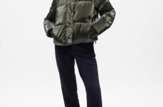 [🆕🇻🇳] KIZZO SHOP – 165 Hoàng Hoa Thám 👕 Top1Fashion 👗  𝗕𝗶𝗴 𝗣𝘂𝗳𝗳 𝗖𝗿𝗼𝗽𝗽𝗲𝗱 𝗝𝗮𝗰𝗸𝗲𝘁Áo đẹp dã man, khách nào thử cũng thấy mua. Vải nó nhìn cứ như con cánh cam độc lạ lắm luôn
. Dáng áo ngắn trẻ trung tôn dáng , shares-0✔️ , likes-3❤️️ , date-2024-12-11 21:57:21🇻🇳🇻🇳🇻🇳📰🆕