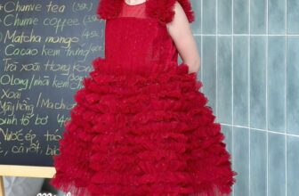 [🆕🇻🇳]  Váy Công Chúa – Miniberry  – Váy công chúa thiết kế chất liệu cao cấp, mềm mại cho bé gái 🧑‍🧒❤️️👶⭐️ Mẫu váy voan mềm lấp lánh xinh iu lắm ạ
Đủ màu xinh: Trắng, Kem, Hồng, Đỏ, Xanh nhạt, Tím khoai môn..—————————
CAM KẾT ẢNH THẬT DO SHOP TỰ CHỤP
• Hotline , shares-0✔️ , likes-1❤️️ , date-2024-12-10 22:46:31🇻🇳🇻🇳🇻🇳📰🆕