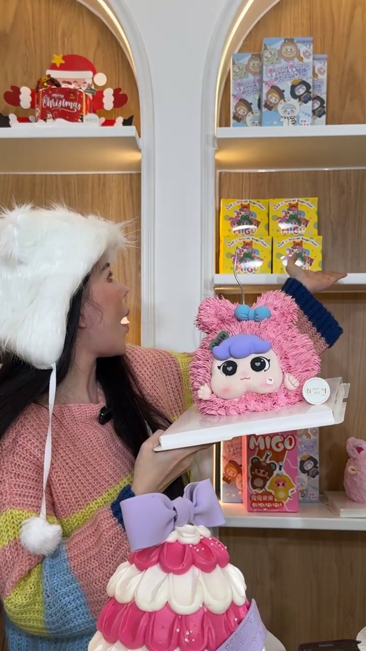 [🆕🇻🇳] BLOOM CAKE • 𝐓𝐡𝐞̂́ 𝐠𝐢𝐨̛́𝐢 𝐜𝐮̉𝐚 𝐧𝐡𝐮̛̃𝐧𝐠 𝐜𝐡𝐢𝐞̂́𝐜 𝐛𝐚́𝐧𝐡 𝐱𝐢𝐧𝐡 🍔 Top1Food  🍜 XEM LIVESTREAM NHẬN BLIND BOX BABY THREE
 , shares-0✔️ , likes-26❤️️ , date-2024-12-12 03:38:21🇻🇳🇻🇳🇻🇳📰🆕