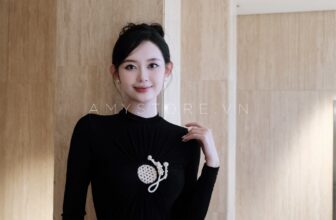 [🆕🇻🇳] Amy Store – nhãn hiệu thời trang thiết kế cao cấp, trẻ trung, hiện đại, nữ tính và thanh lịch 👕 Top1Fashion 👗   Vũ điệu dịu dàng cho những bữa tiệc cuối nămSắc đen bí ẩn hòa cùng sắc xám nhẹ nhàng, tạo nên sự cân bằng hoàn hảo – đủ để nàng nổi bật nhưng vẫn giữ đ , shares-1✔️ , likes-41❤️️ , date-2024-12-24 16:00:24🇻🇳🇻🇳🇻🇳📰🆕