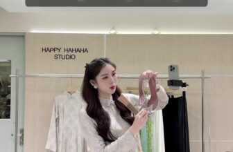 [🆕🇻🇳] 𝗛𝗮𝗽𝗽𝘆 𝗛𝗮𝗵𝗮𝗵𝗮 𝗦𝘁𝘂𝗱𝗶𝗼 (Hàng nhập cao cấp) 👕 Top1Fashion 👗  Mở bán bộ sưu tập áo dài Độc bản � 11/12
, shares-0✔️ , likes-25❤️️ , date-2024-12-11 19:44:49🇻🇳🇻🇳🇻🇳📰🆕