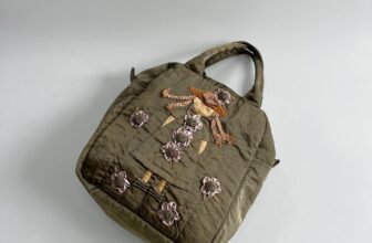 [🆕🇻🇳] Tiệm của Xoăn – Mua sắm & bán lẻ 🧑‍🧒❤️️👶⭐️ Cầm tay
250.000
– Size 22( hết túi 30), cao 28cm, rộng 12cm
– Cond 8/9
Độ mới ổn
, shares-0✔️ , likes-2❤️️ , date-2024-12-10 03:30:20🇻🇳🇻🇳🇻🇳📰🆕