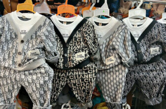 [🆕🇻🇳] Tổng kho Hiền baybyo chuyên sỉ lẻ quần áo trẻ em giá rẻ 🧑‍🧒❤️️👶⭐️ VỀ HÀNG  MÃ MỚI HÓT HÒN HỌT
Chất vải siêu dày dặn mềm mịn , loại 1 – sờ mịn tay lắm luôn – siêu đẹp, chuẩn đường kim mũi chỉ , thiết kế độc lạ mắt cực k , shares-0✔️ , likes-0❤️️ , date-2024-12-11 15:43:23🇻🇳🇻🇳🇻🇳📰🆕