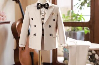 [🆕🇻🇳]  MMKID aims to bring kids the most high fashionable and high quality party design 🧑‍🧒❤️️👶⭐️ Kids Boy’s Vest in Beige ColorSet 5 pieces: Vest, Gile, Trouser, Shirt, Bow Tie and TextilesHigh Design for Kids Boy’s 0 – 15 years old.
, shares-0✔️ , likes-0❤️️ , date-2024-12-10 18:26:18🇻🇳🇻🇳🇻🇳📰🆕