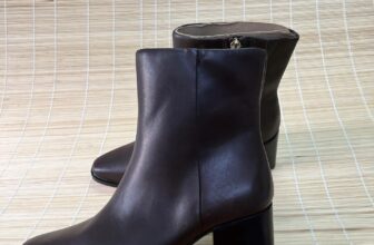 [???] Giày xuất khẩu, giày trẻ em xuất khẩu, giày xuất khẩu nam nữ  ? Top1Fashion ?  Bôt da thật càng đi càng thích
Hàng xuất xịn có xíu nhăn da là bt ạ
Vì là da thật , k pải simili căng bóng loáng
Mẫu mới nhất năm naySize: 38
, shares-0✔️ , likes-0❤️️ , date-2024-12-10 16:51:17????????