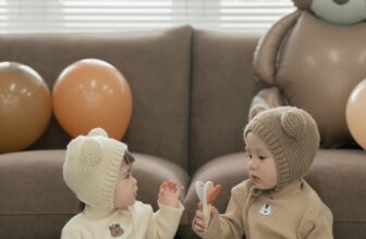 [🆕🇻🇳] EMBES là thương hiệu thời trang “Việt made” chất lượng cao dành cho trẻ em 🧑‍🧒❤️️👶⭐️ 𝐁𝐚𝐛𝐲 𝐛𝐞𝐚𝐫 𝐞𝐧𝐣𝐨𝐲𝐬 𝐡𝐚𝐩𝐩𝐢𝐧𝐞𝐬𝐬
/ 𝗪𝗶𝗻𝘁𝗲𝗿 𝗧𝗲𝗱𝗱𝘆 𝗕𝗲𝗮𝗿  /Tận hưởng vui chơi trong mùa lạnh này vừa ấm áp, dễ chịu vừa thời trang, phong cách với mẫu áo len dài  , shares-1✔️ , likes-12❤️️ , date-2024-12-12 17:21:38🇻🇳🇻🇳🇻🇳📰🆕