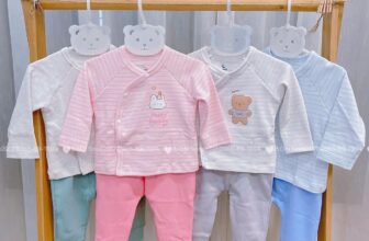 [🆕🇻🇳] BON.Mart  (Yêu Mẹ và bé) – Đồ sơ sinh cao cấp 🧑‍🧒❤️️👶⭐️ Cận chất đồ sơ sinh #Moona dày ấm chất nỉ hết nước chấm!4 màu quá yêu luônSize 0/3m, 3/6mMom nào dự sinh Đông, Xuân hốt lẹ kẻo hết!Vân Trần𝗕.𝗢 , shares-0✔️ , likes-3❤️️ , date-2024-12-12 21:00:02🇻🇳🇻🇳🇻🇳📰🆕